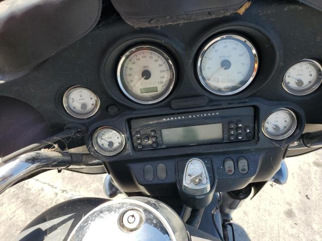 2011 HARLEY-DAVIDSON FLHX 1HD1KB430BB678185