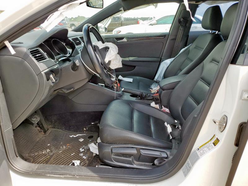 2018 VOLKSWAGEN JETTA SPOR 3VWD17AJXJM207134