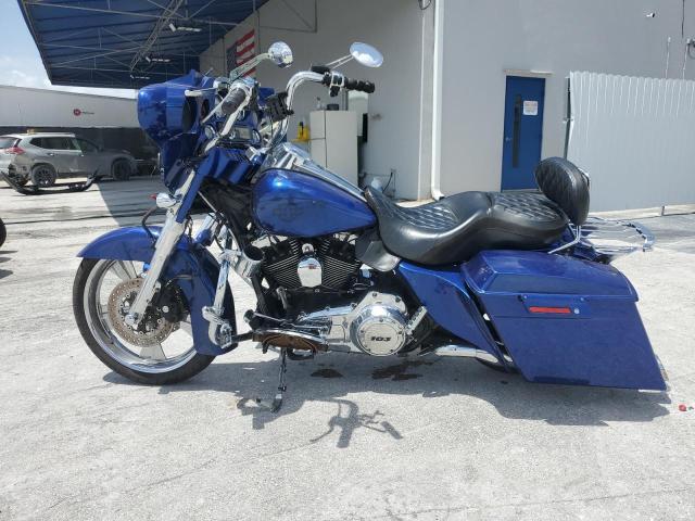 2011 HARLEY-DAVIDSON FLHX 1HD1KBM16BB669926