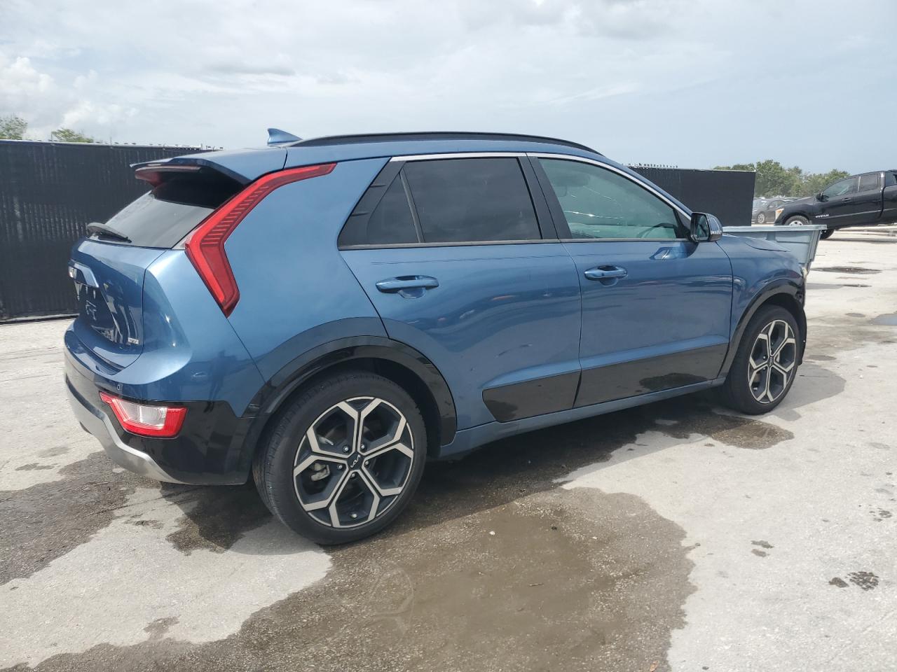 KIA NIRO EX