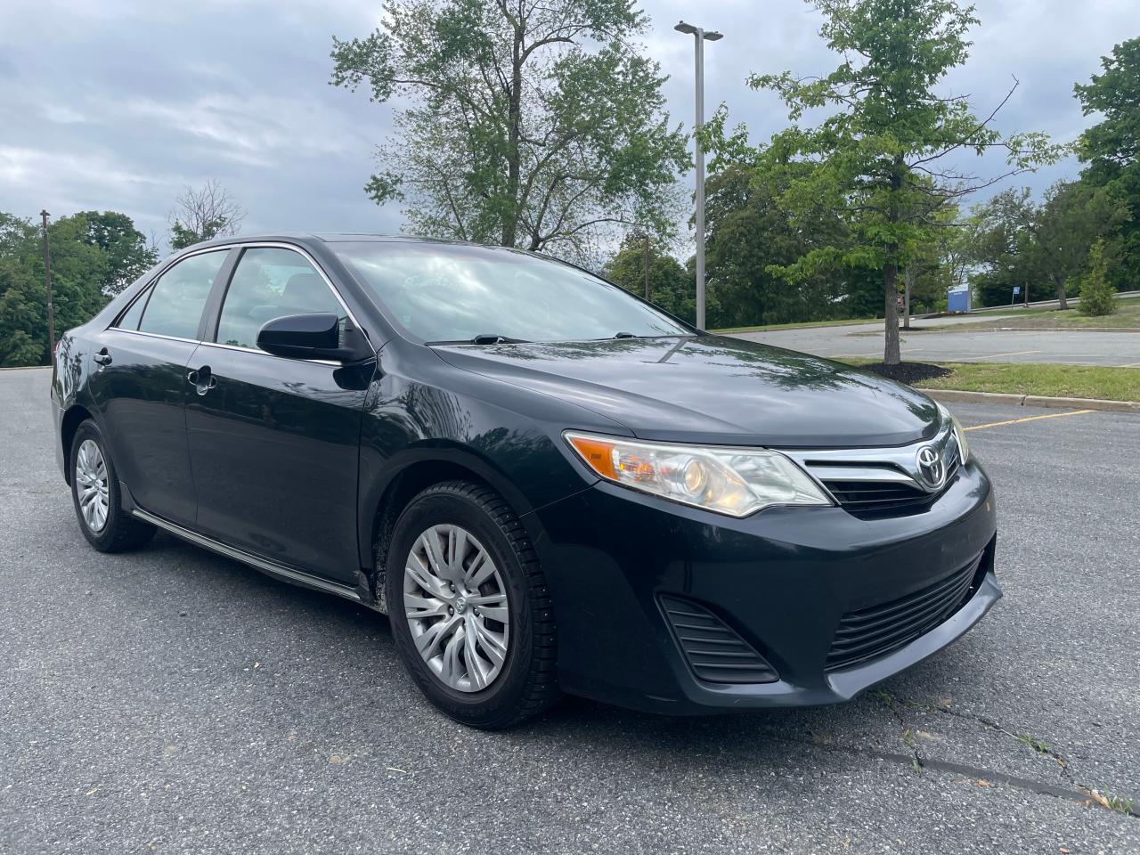 TOYOTA CAMRY BASE