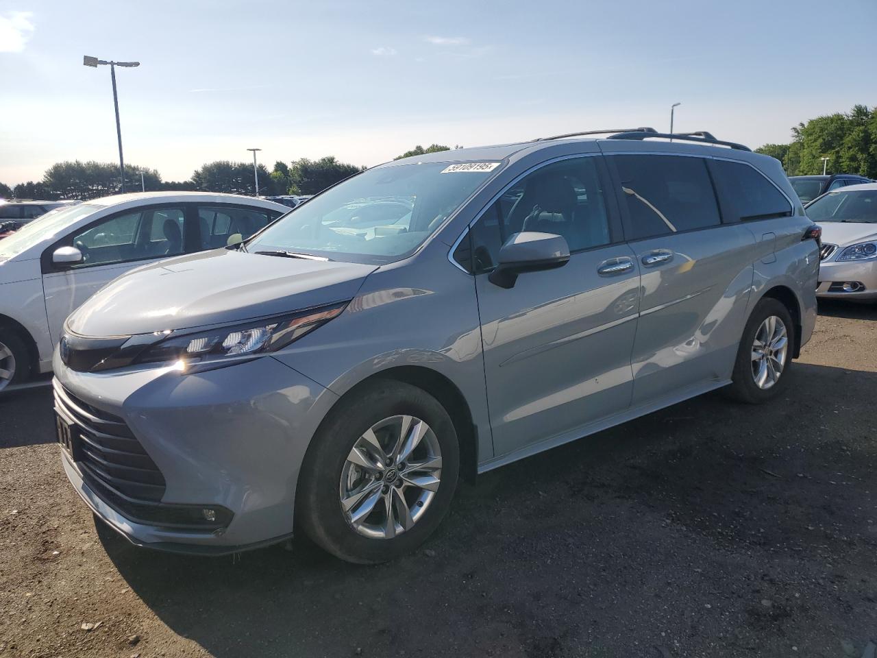 TOYOTA SIENNA XSE