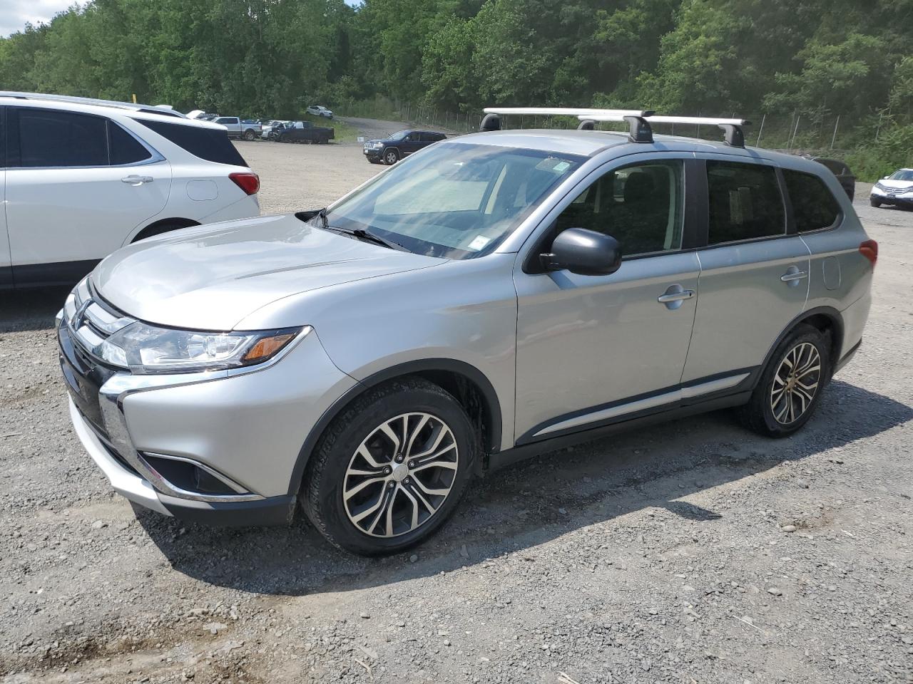 MITSUBISHI OUTLANDER SE