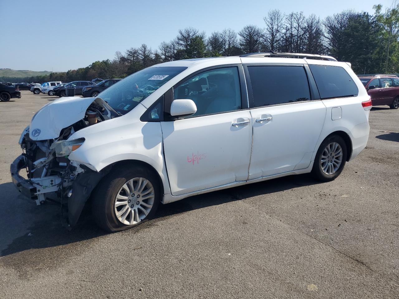 TOYOTA SIENNA XLE