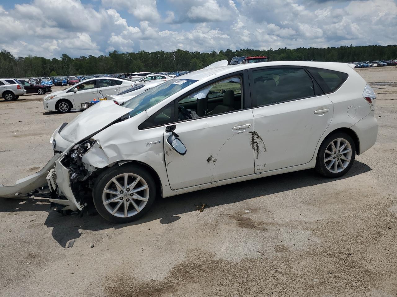 TOYOTA PRIUS V