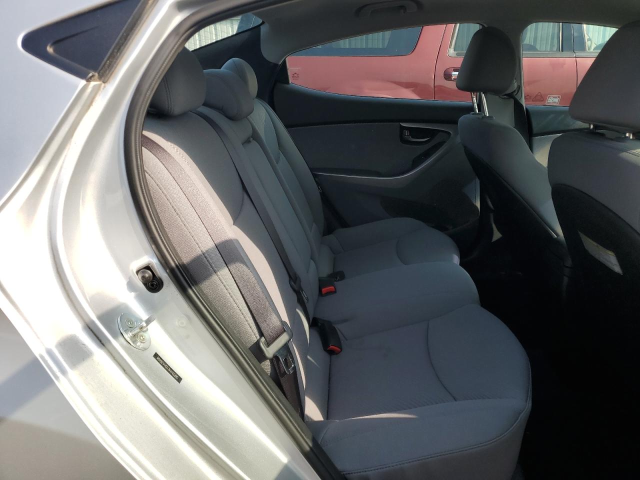 Hyundai Elantra gl 2013