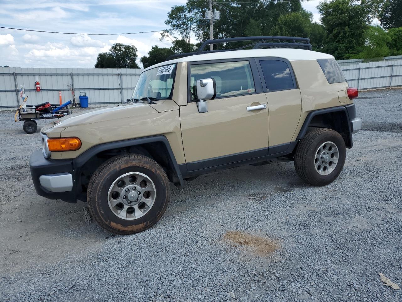 TOYOTA FJ CRUISER