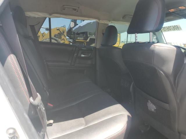 2019 TOYOTA 4RUNNER SR JTEBU5JRXK5648602