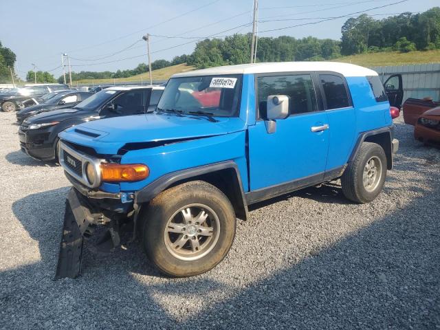 TOYOTA FJ CRUISER
