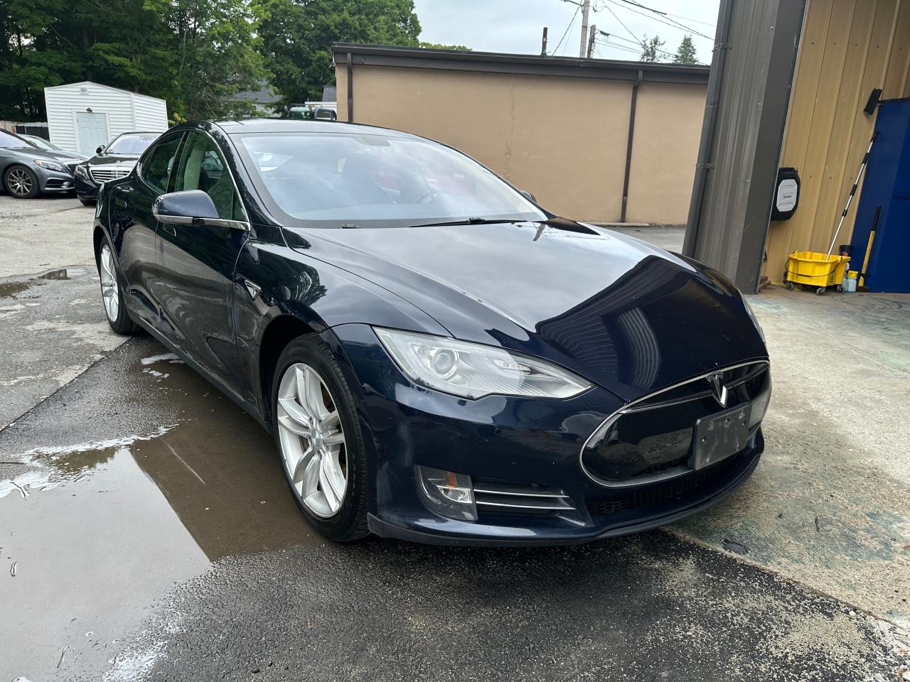 TESLA MODEL S