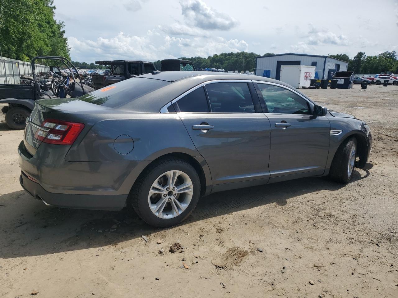 FORD TAURUS SE