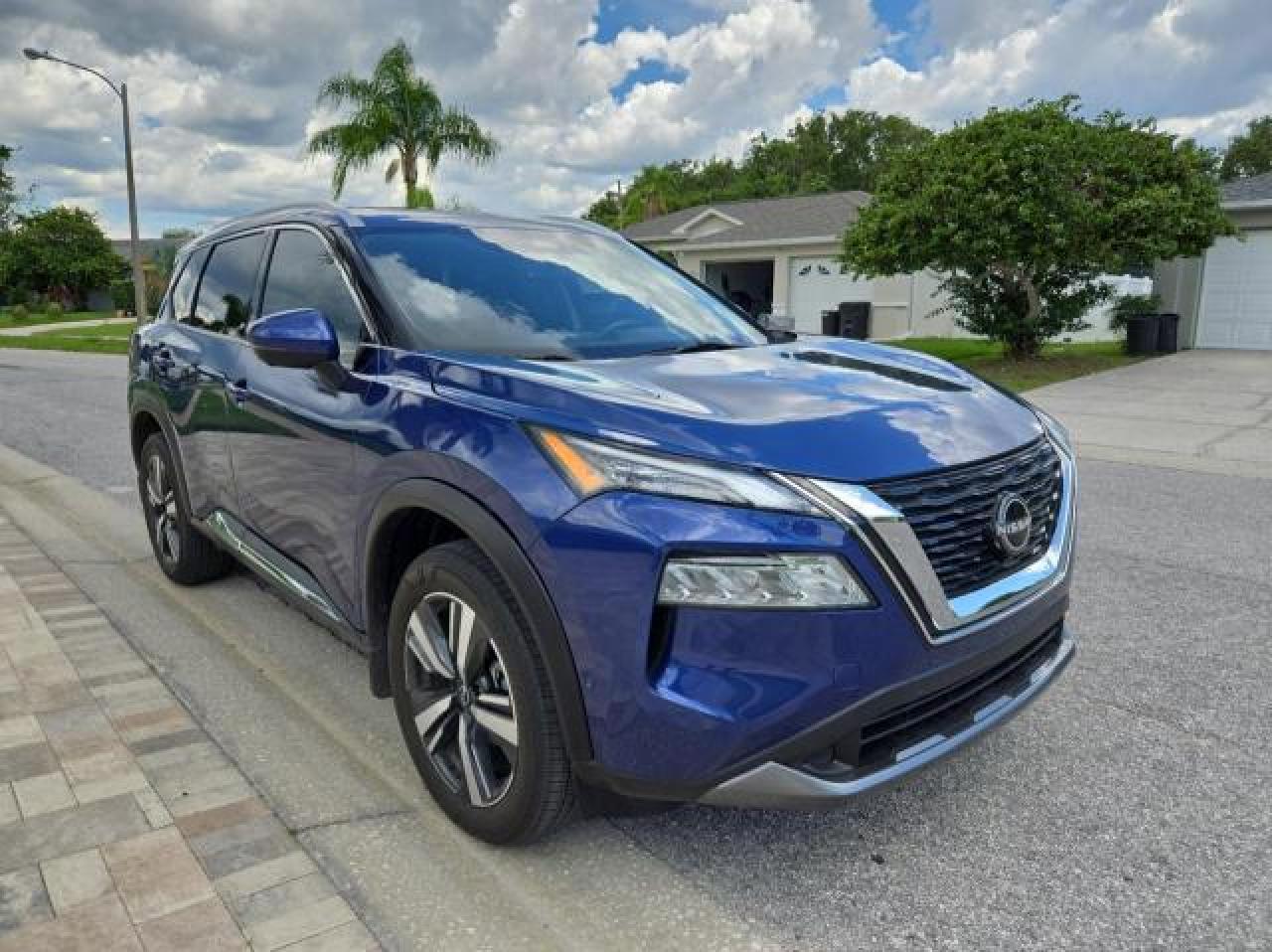 NISSAN ROGUE PLATINUM