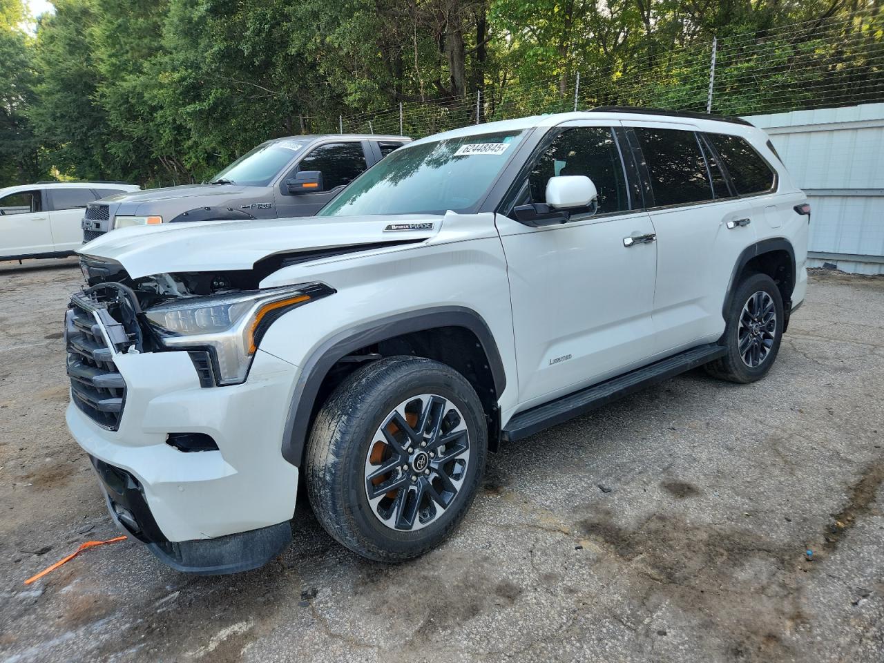 TOYOTA SEQUOIA SR5