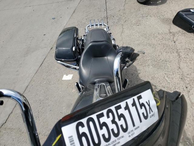 2019 HARLEY-DAVIDSON FLHX 1HD1KBC14KB647571