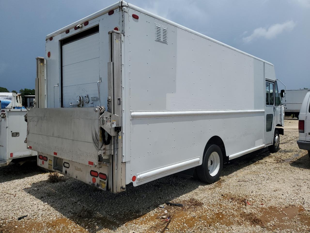 Lot #3172658931 2015 FORD F59