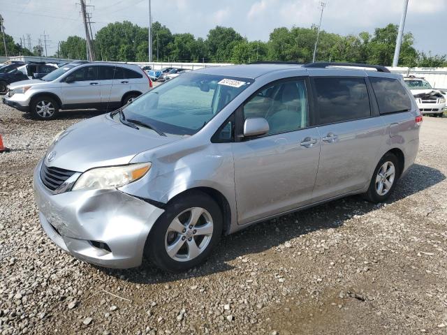 TOYOTA SIENNA LE