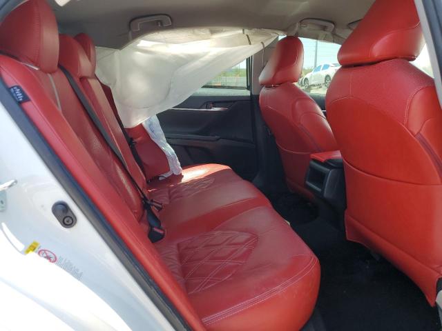 2018 TOYOTA CAMRY L - JTNB11HK4J3017672