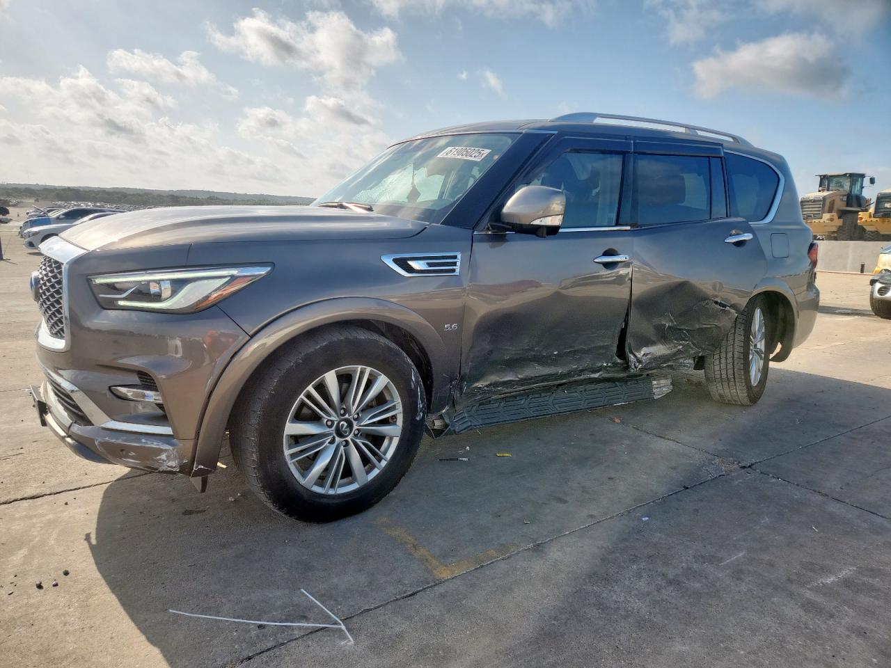 Infiniti QX80 LUXE 2019