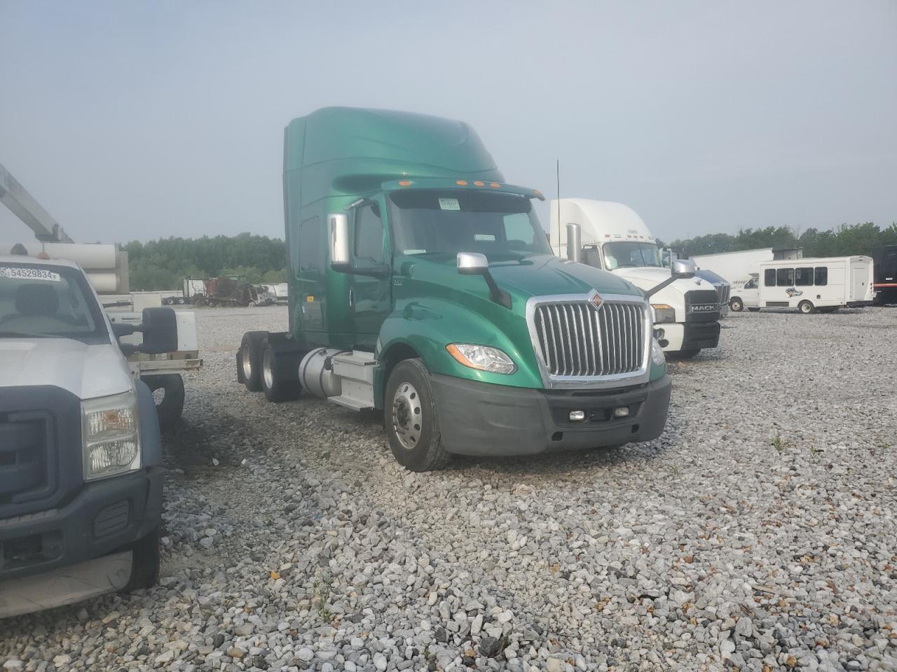 Lot #3185013245 2020 INTERNATIONAL LT625