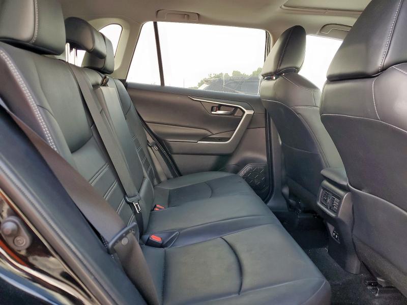 2020 TOYOTA RAV4 XLE P 2T3C1RFV7LC065494
