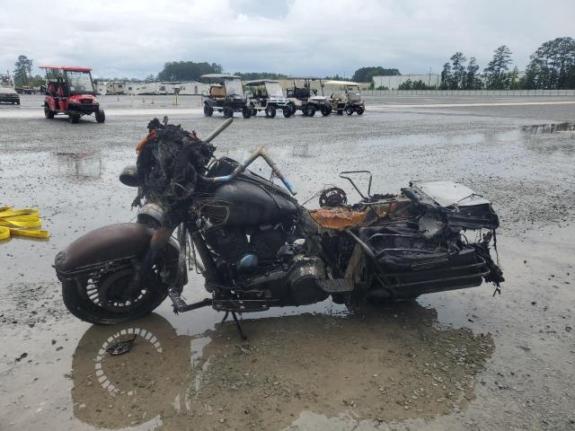 2011 HARLEY-DAVIDSON FLHTCU - 1HD1FC410BB679779