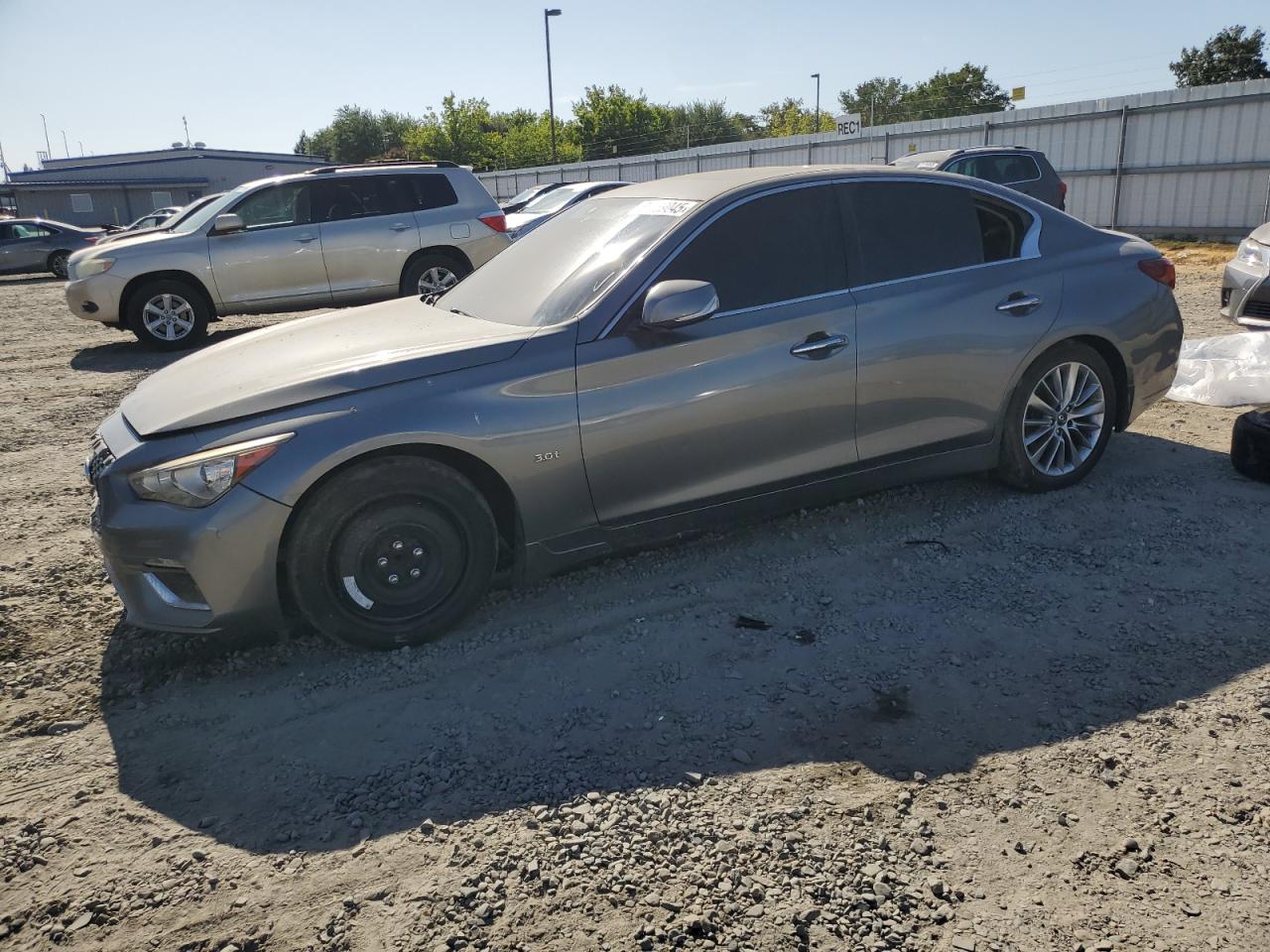 INFINITI Q50 LUXE