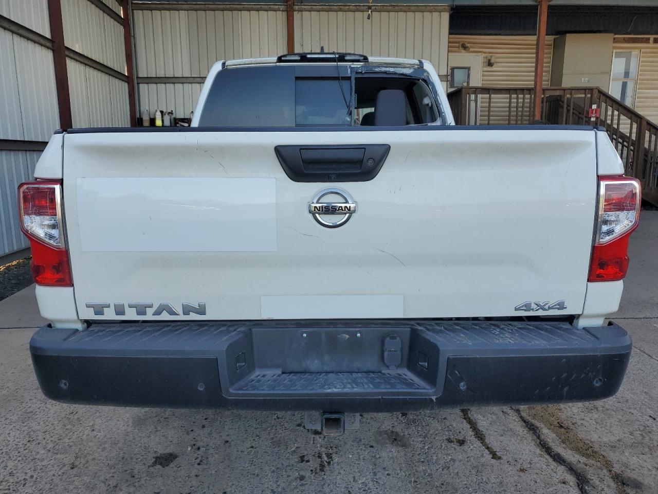 NISSAN TITAN S