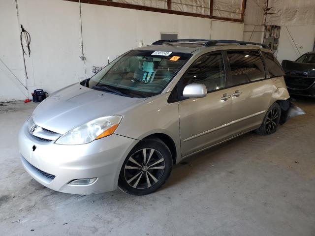 TOYOTA SIENNA XLE
