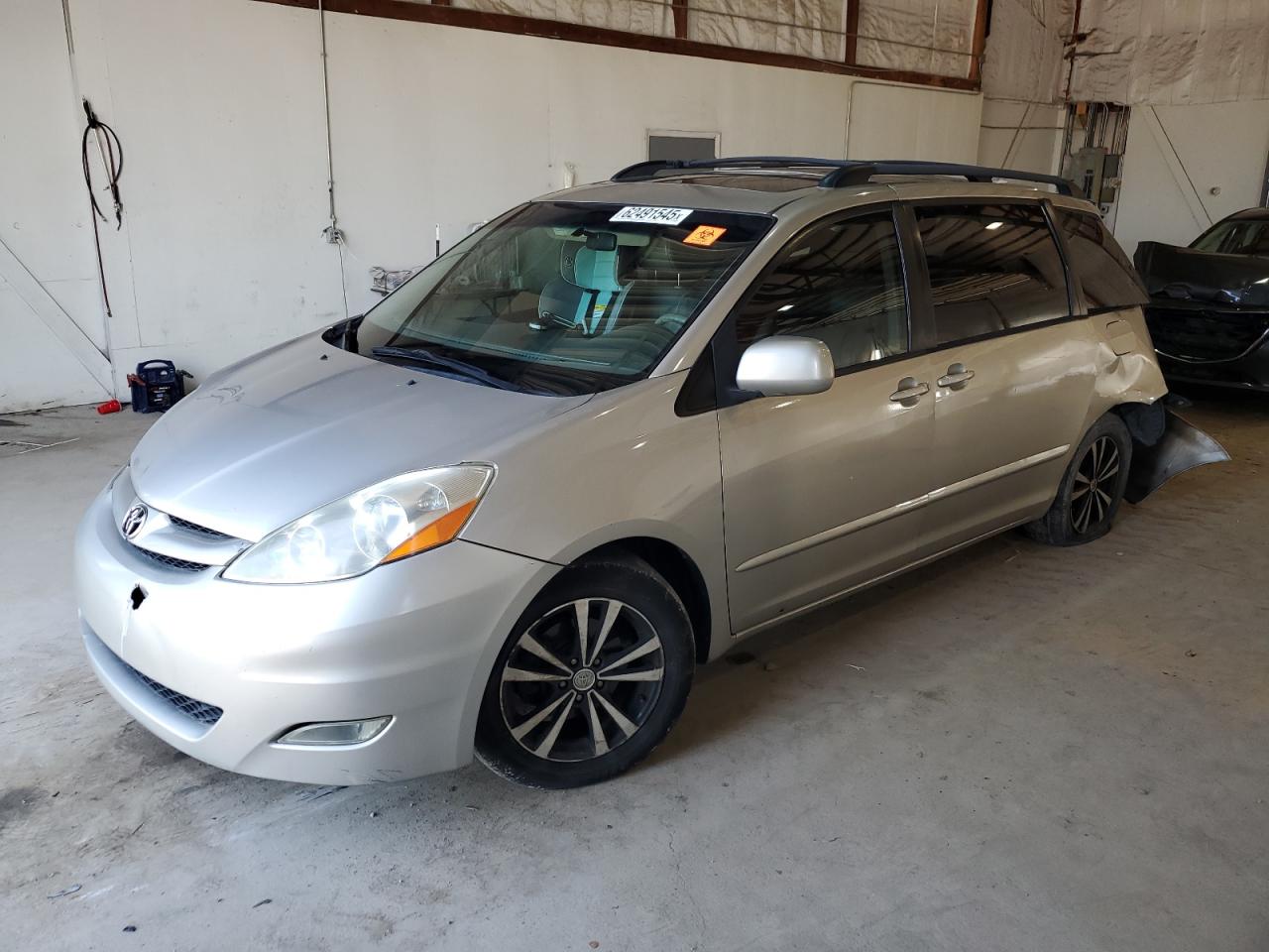 TOYOTA SIENNA XLE