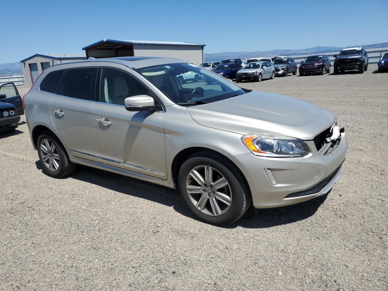 VOLVO XC60 T5 INSCRIPTION