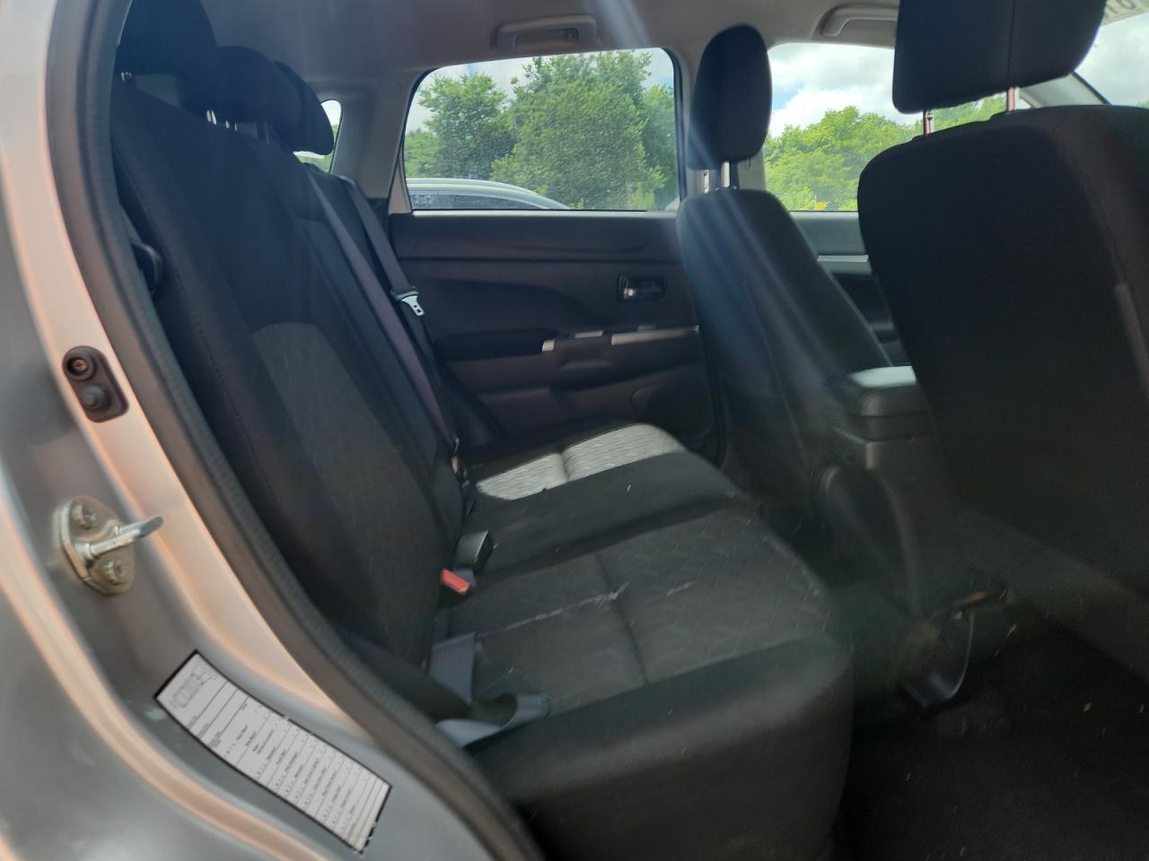 MITSUBISHI OUTLANDER SE