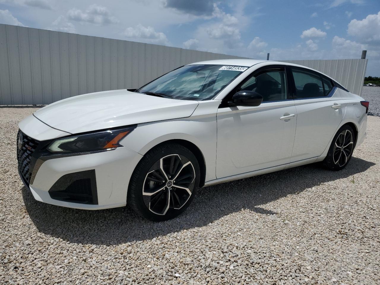 NISSAN ALTIMA SR