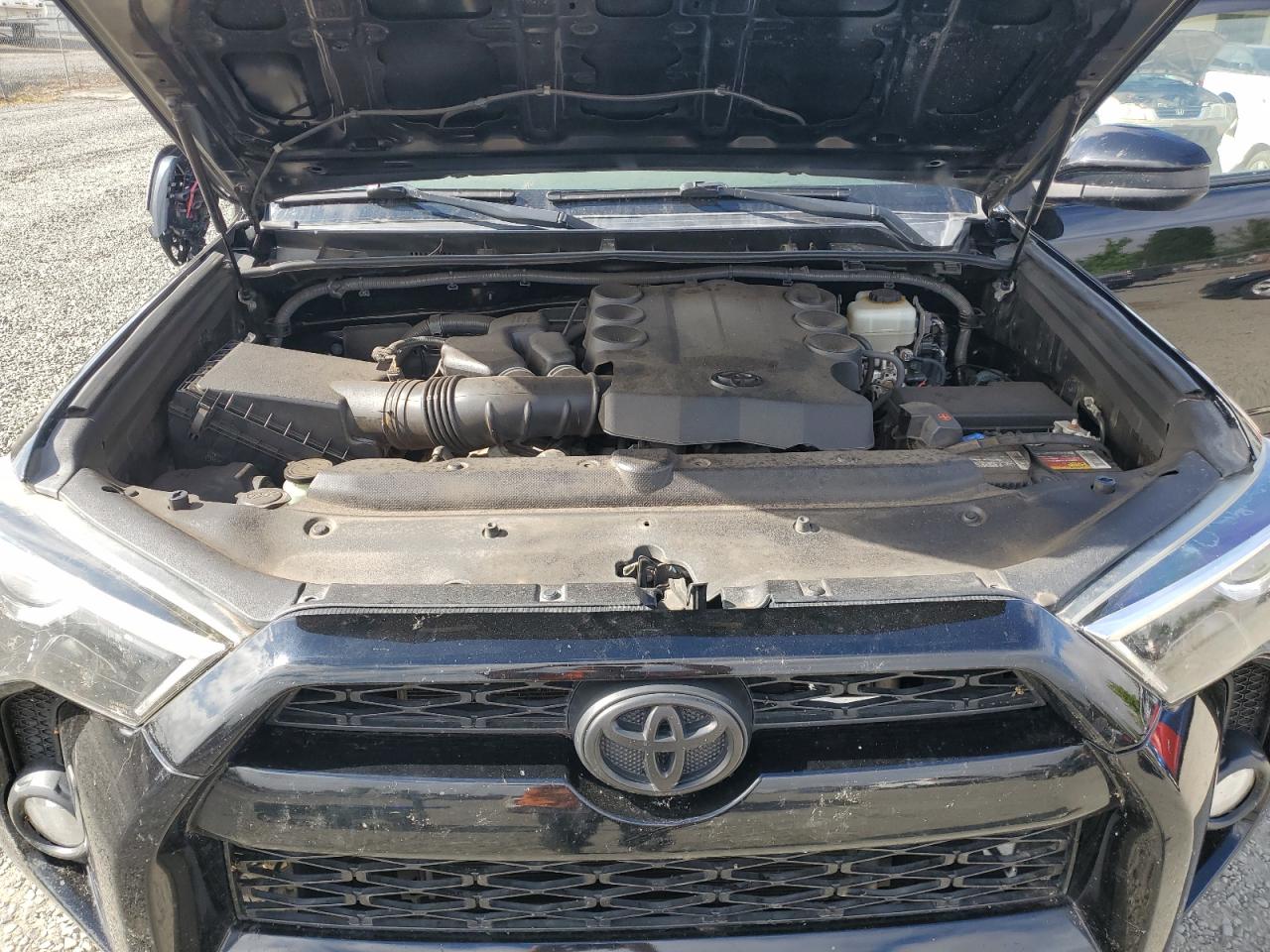 TOYOTA 4RUNNER SR5