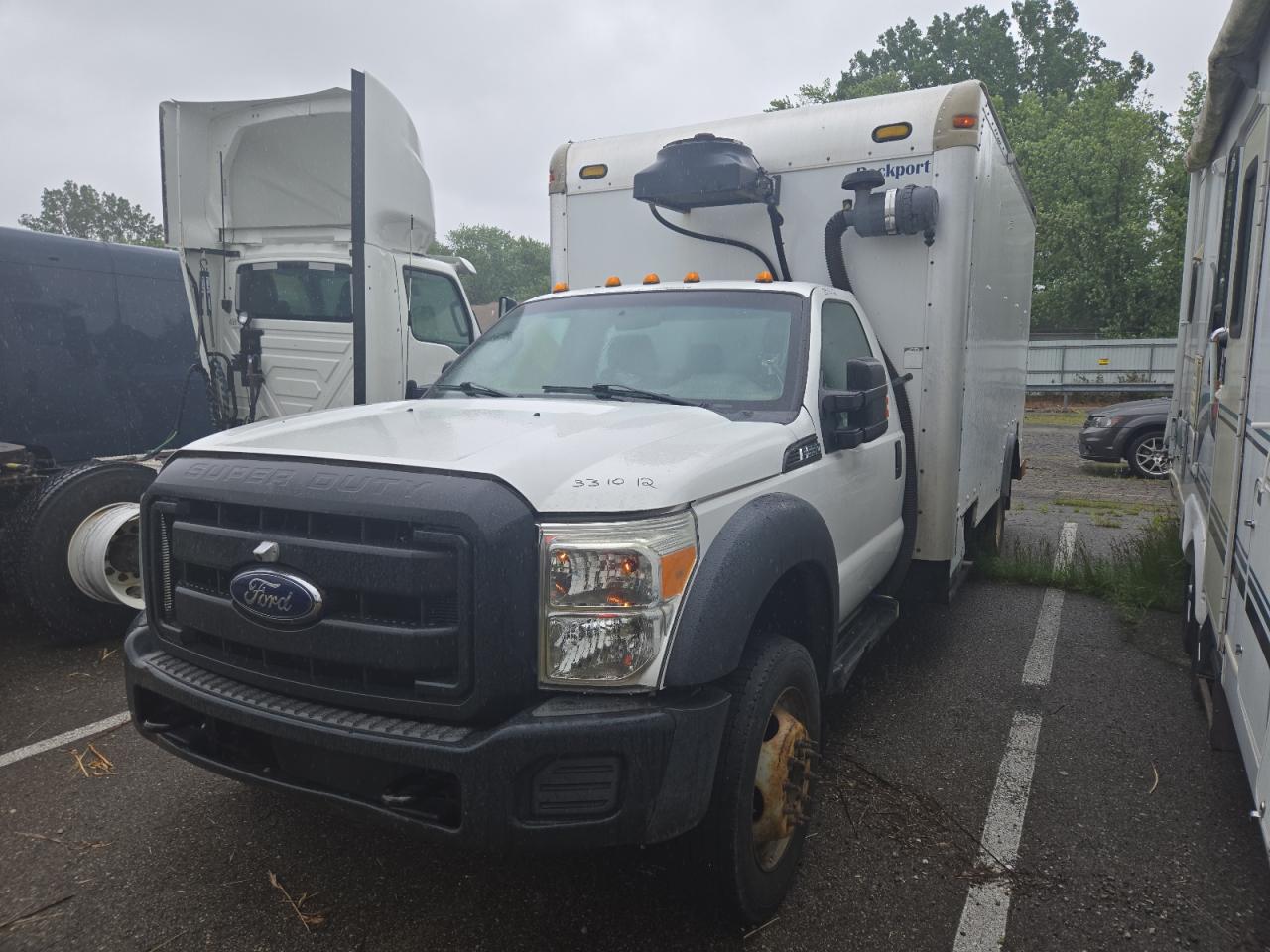 FORD F-550 SUPER DUTY