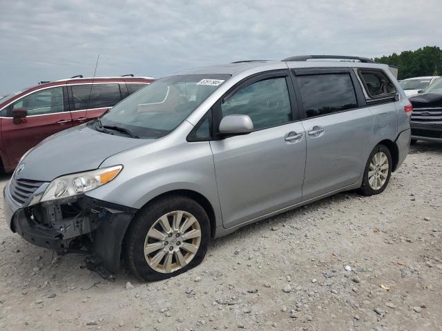 TOYOTA SIENNA XLE