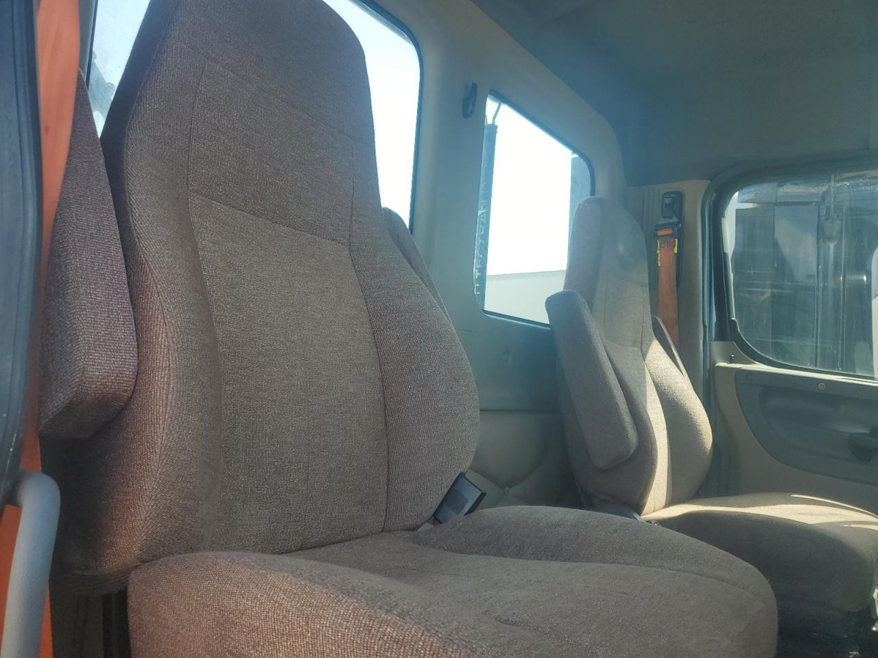 Lot #3182799235 2017 FREIGHTLINER CASCADIA 1