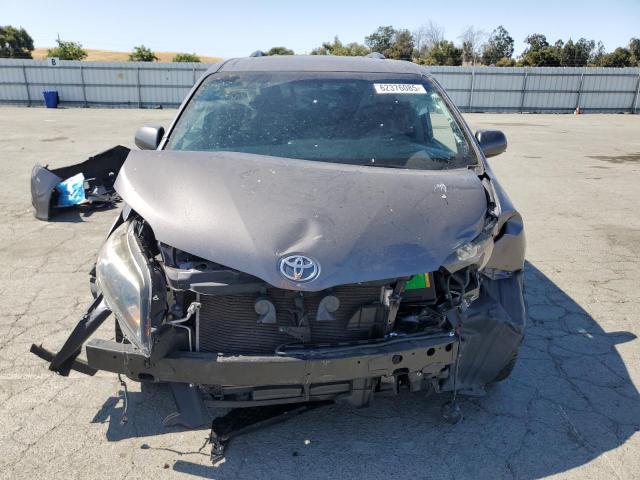 2017 TOYOTA SIENNA SE 5TDXZ3DC8HS840899