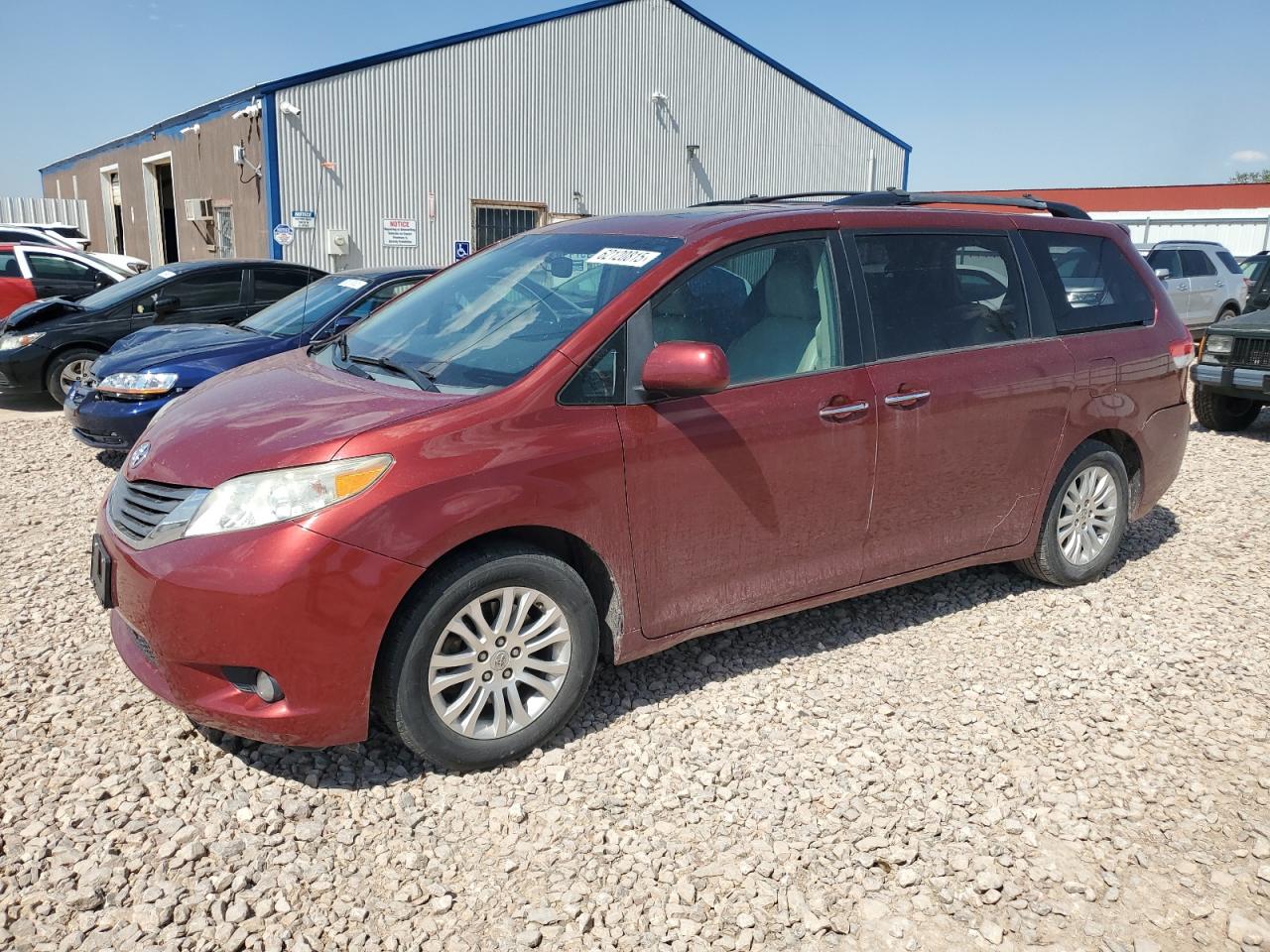 TOYOTA SIENNA XLE