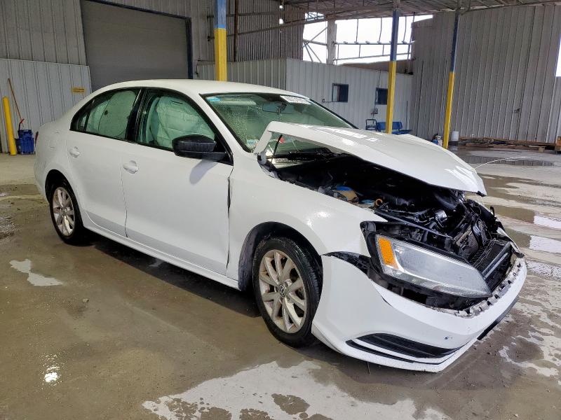 2015 VOLKSWAGEN JETTA SE 3VWD17AJ5FM268947