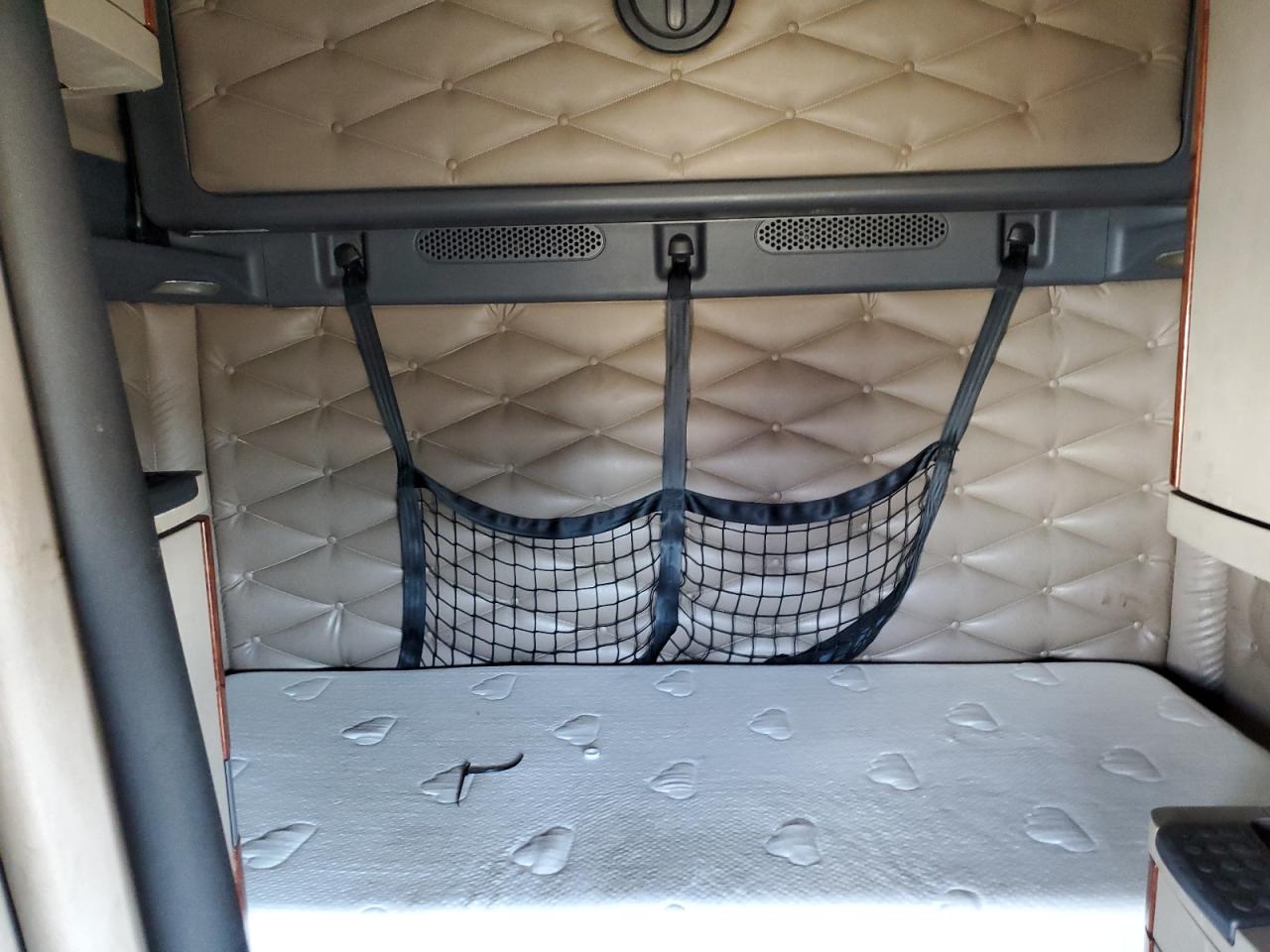 Lot #3182725737 2017 FREIGHTLINER CASCADIA 1