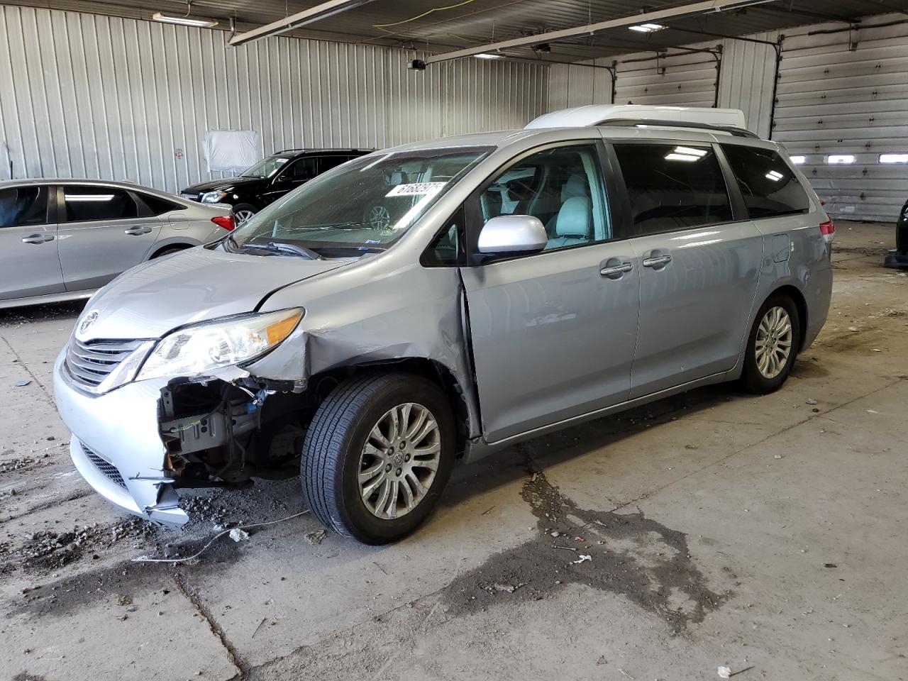 TOYOTA SIENNA XLE