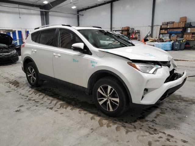 2017 TOYOTA RAV4 XLE JTMWFREV4HD102388