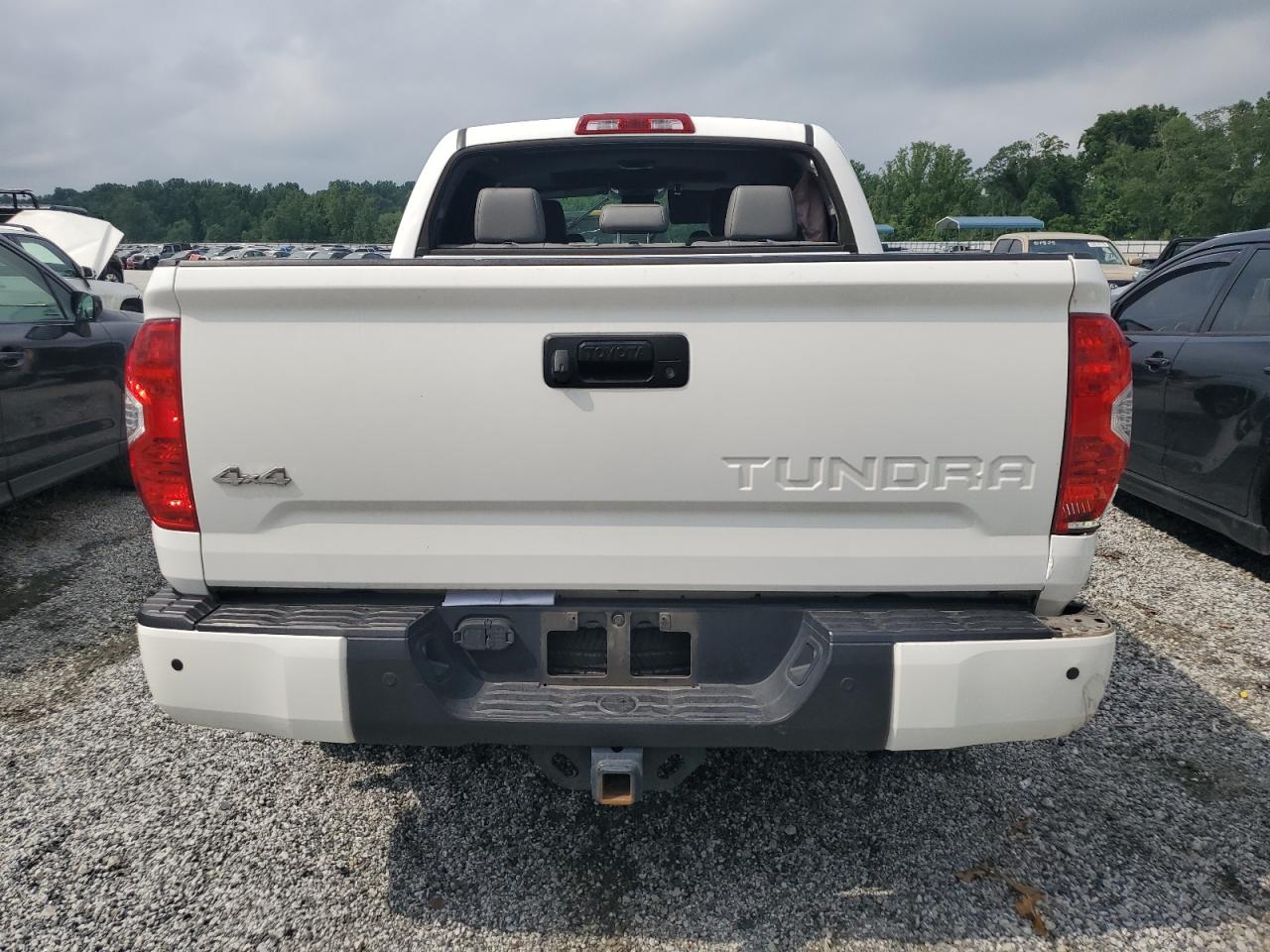 TOYOTA TUNDRA CREWMAX LIMITED