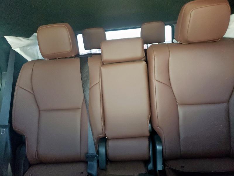 2025 TOYOTA 4RUNNER SR - JTEVA5BR8S5011874