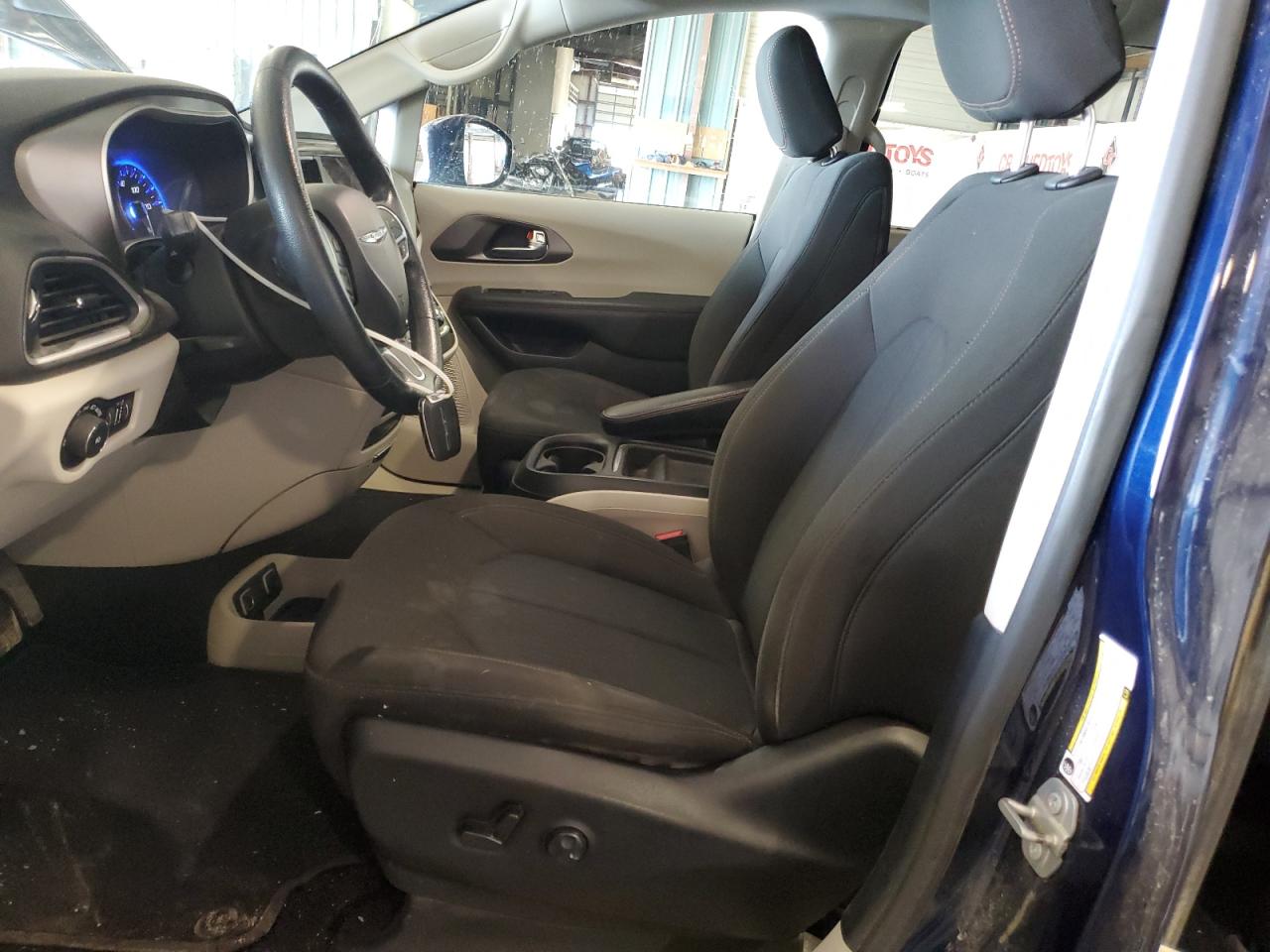 CHRYSLER PACIFICA TOURING