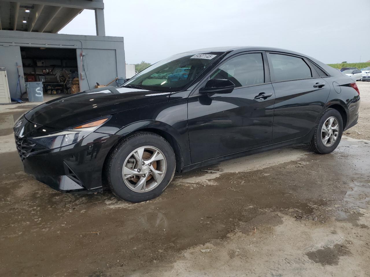 HYUNDAI ELANTRA SE