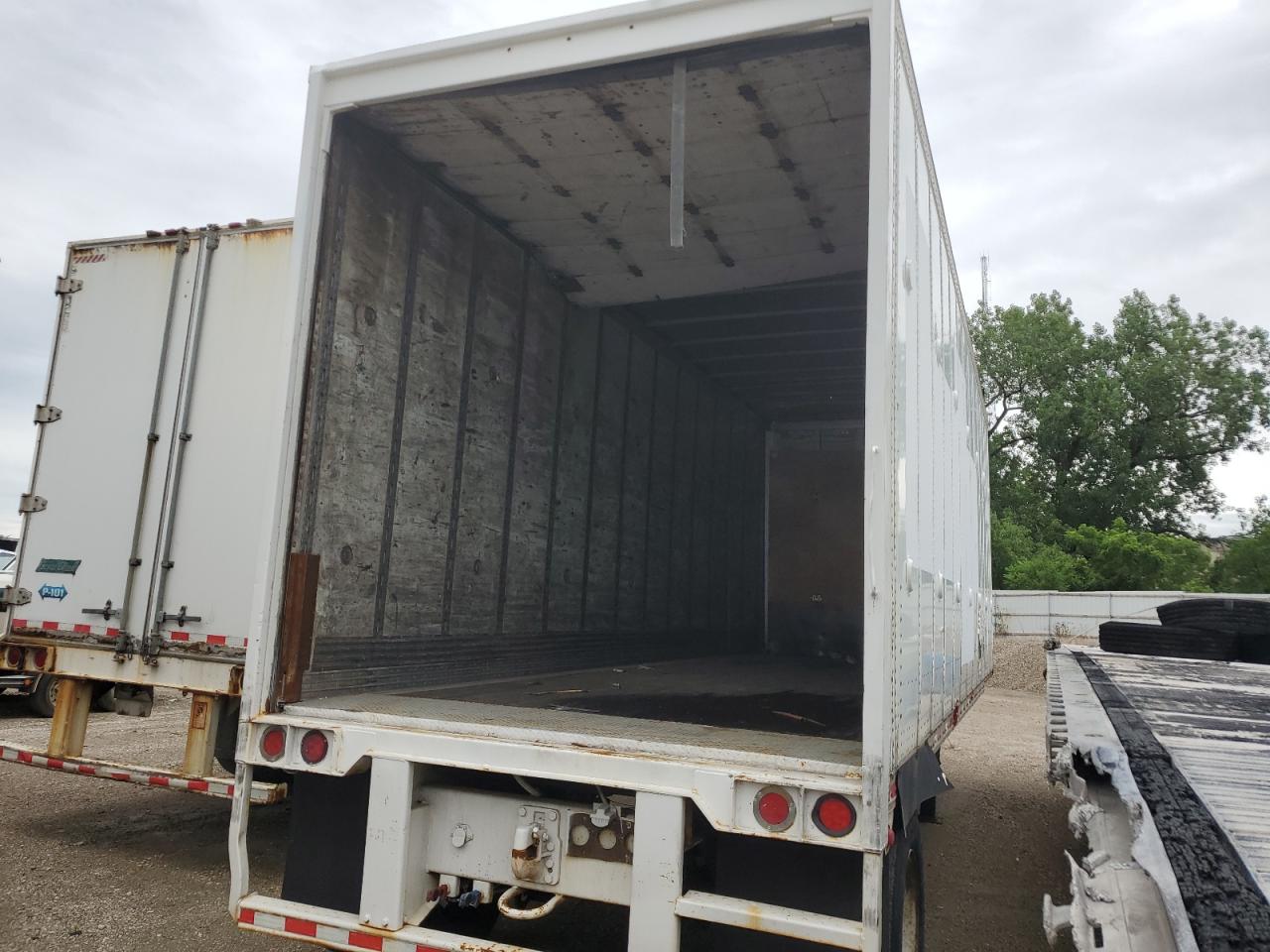 Lot #3182505880 2006 WABASH VAN