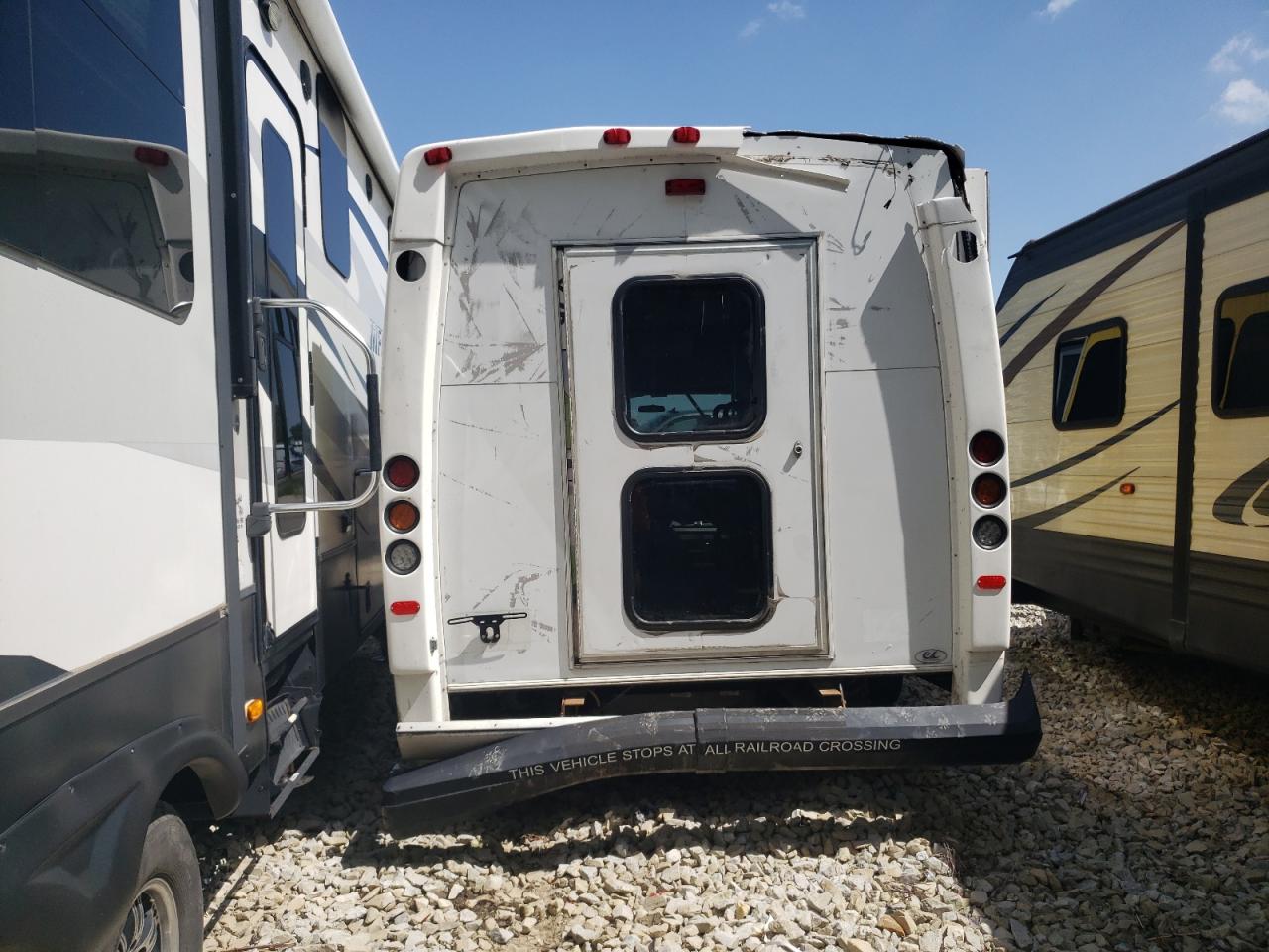 FORD ECONOLINE E450 SUPER DUTY CUTAWAY VAN