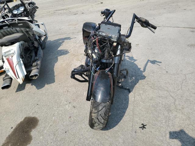 HARLEY-DAVIDSON FLHX STREE 2017 black  gas 1HD1KBC1XHB600506 photo #3