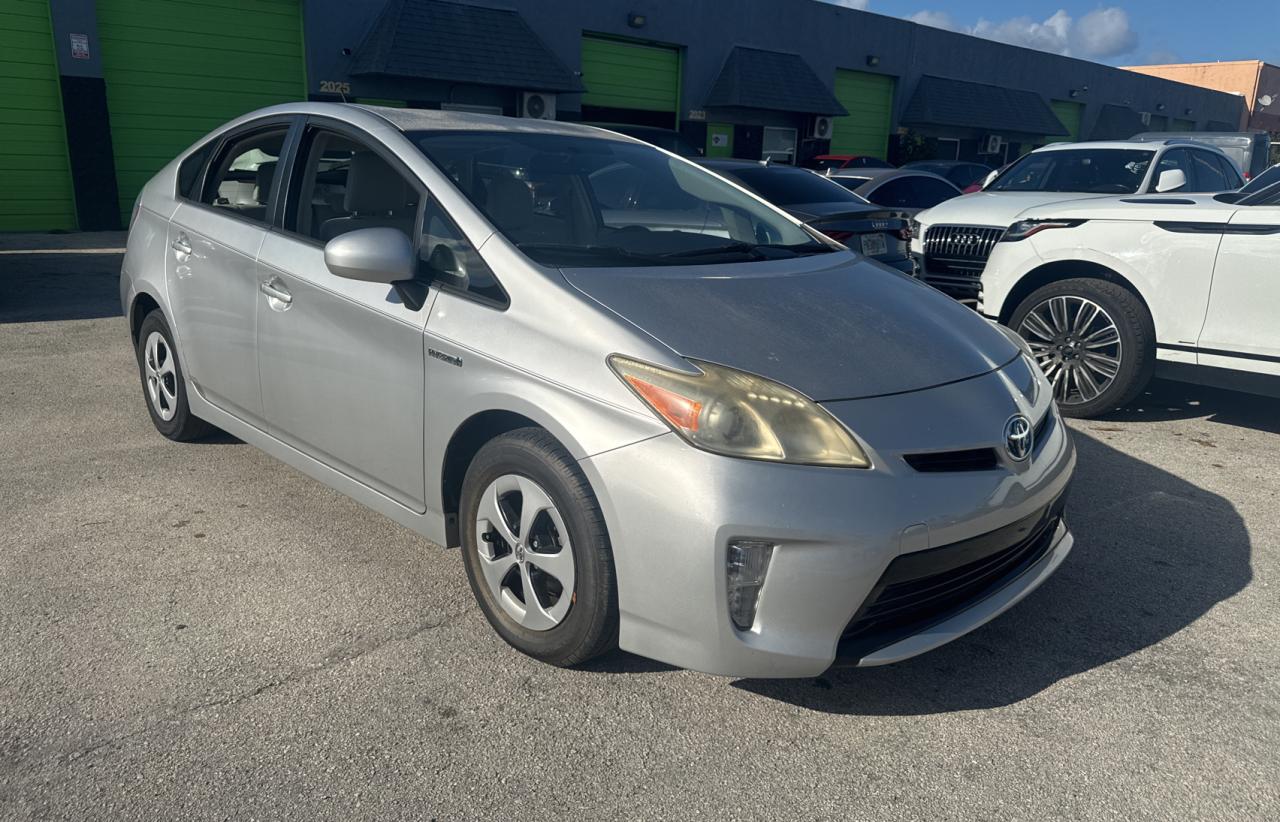 TOYOTA PRIUS